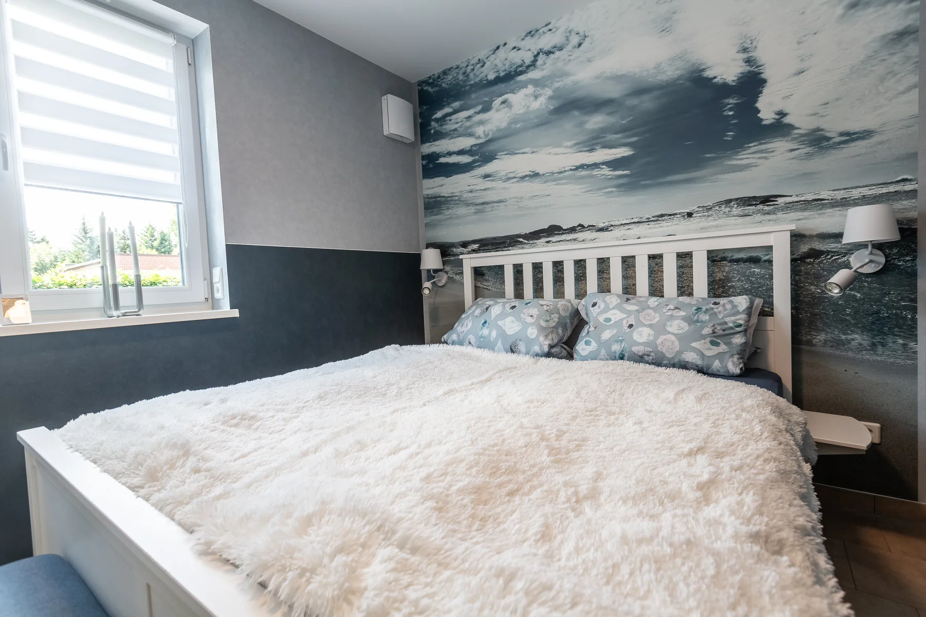 Schlafzimmer mit Doppelbett